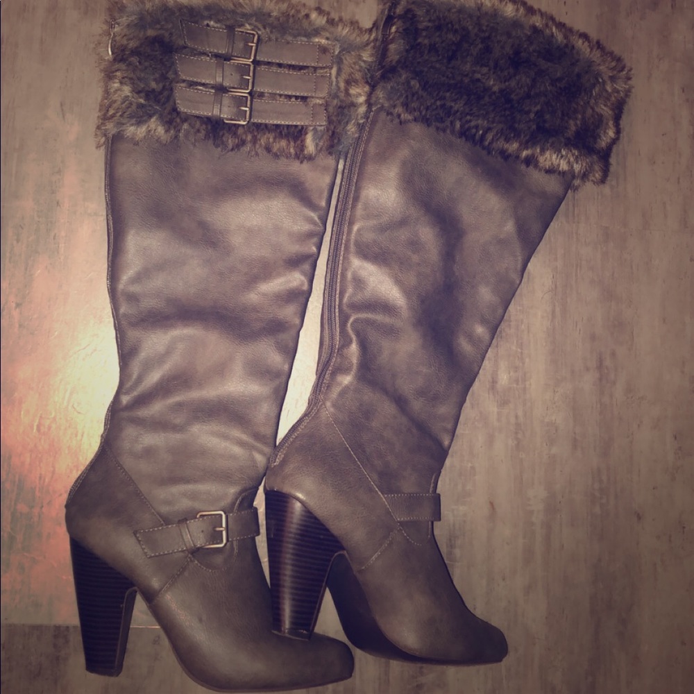 Faux fur boots
